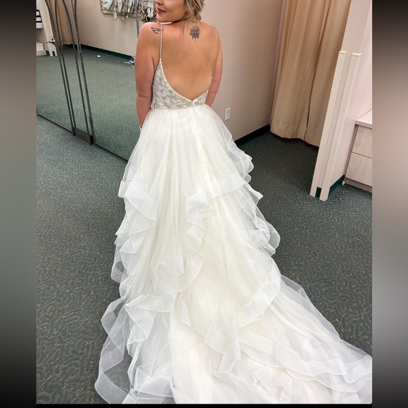 Elegant White Wedding Dress with Silver Embellishments - Picture 10 of 11